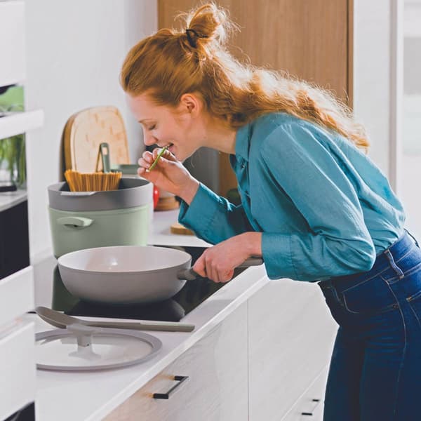 BergHOFF Balance 4.4qt. Non-stick Ceramic Wok Pan