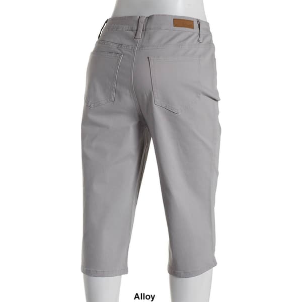 Plus Size Tailormade 5 Pocket Solid 17in. Capri Pants