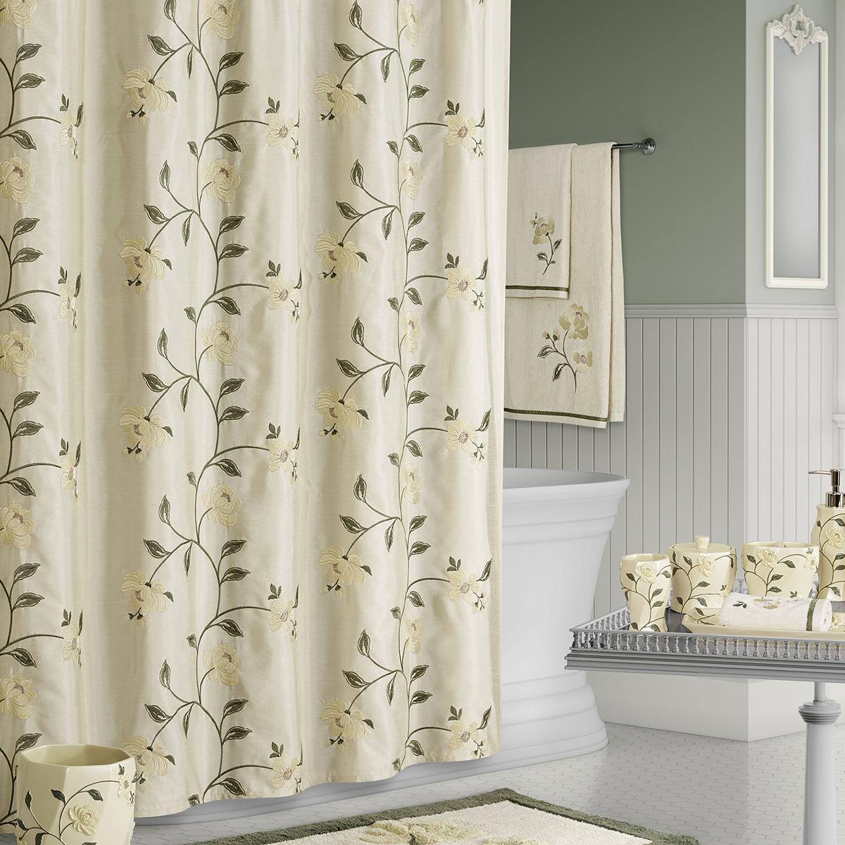 Royal Court Penny Bath Collection