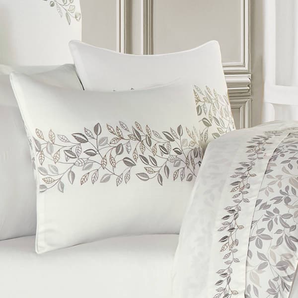 Royal Court Laurel 3pc. Full/Queen Reversible Comforter Set