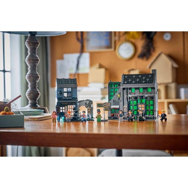 LEGO® Harry Potter™ Knockturn Alley™ Wizarding Shops Kit