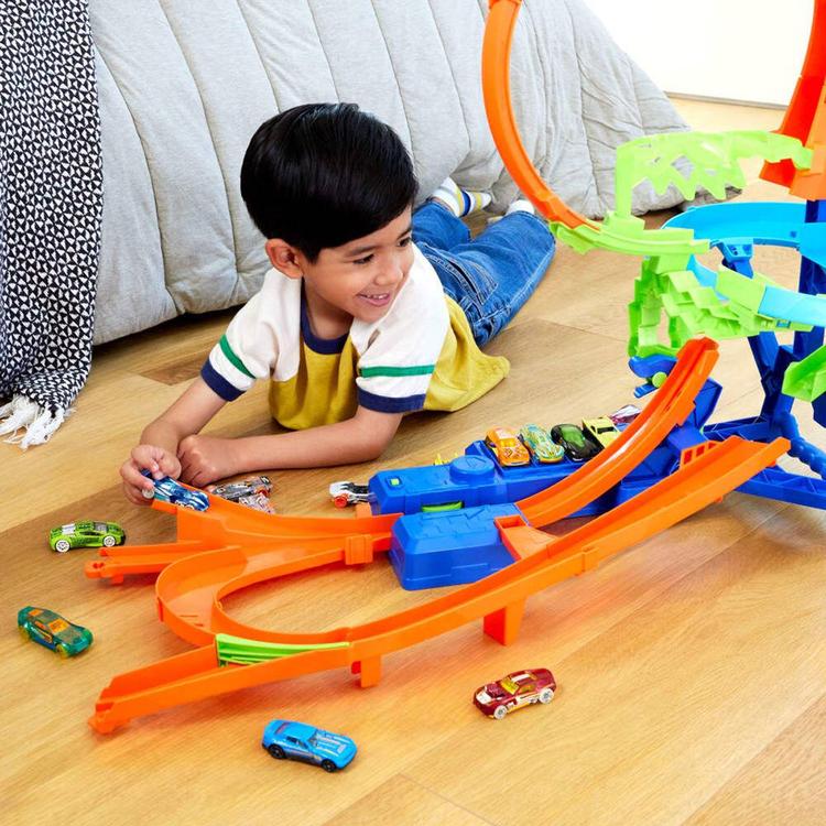 Hot Wheels® Action Mid-Air Multi Crash