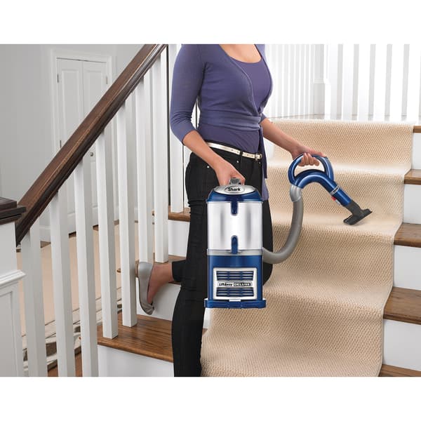 Shark Navigator Lift Away Deluxe Upright Vacuum