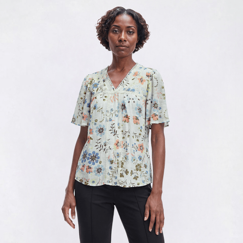 Womens Hope & Harlow Short Flutter Sleeve Floral Blouse - image 