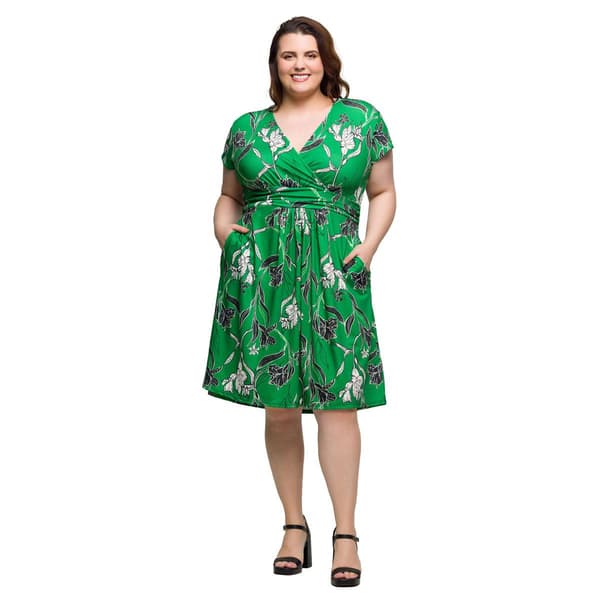 Plus Size 24/7 Comfort Apparel Green Floral Pocket Dress