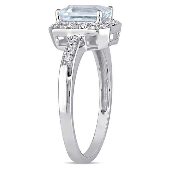 Gemstones Classics&#8482; 10kt. White Gold Emerald Cut Aquamarine Ring