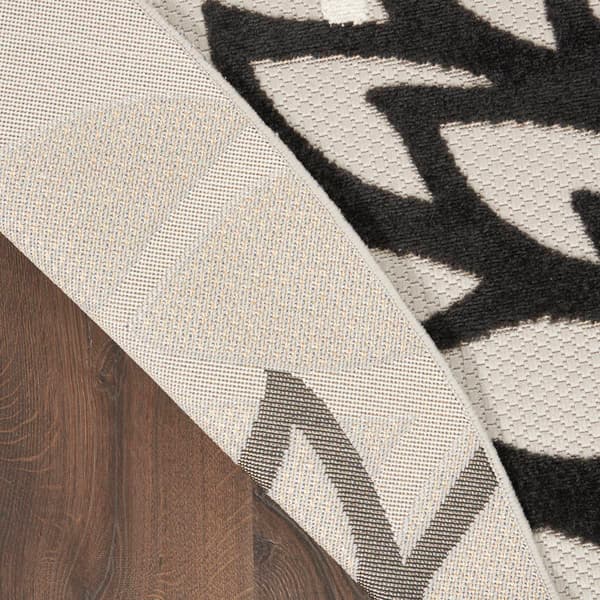 Nourison Aloha Monochrome Tropical Indoor/Outdoor Round Rug