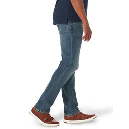 Mens Lee® Extreme Motion™ Straight Fit Jeans