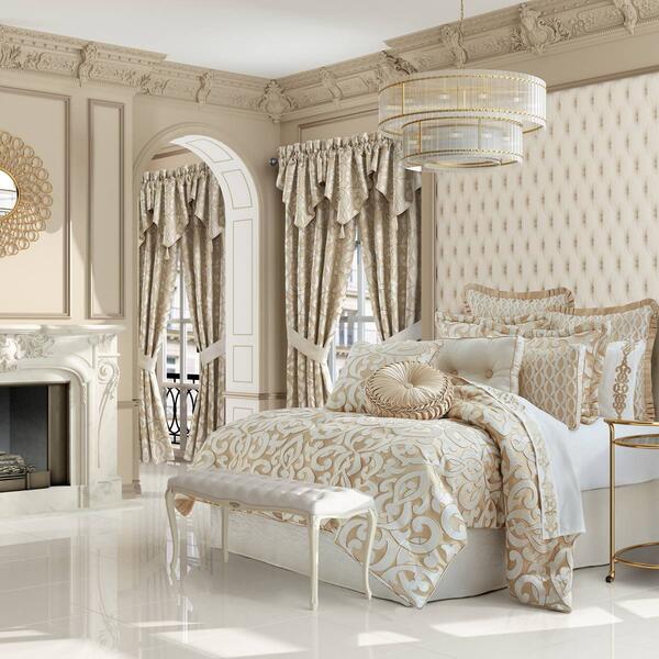 J. Queen New York La Boheme 4pc. Comforter Set - image 