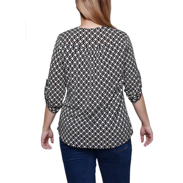 Womens NY Collection 3/4 Sleeve Geometric Zip V-Neck Blouse