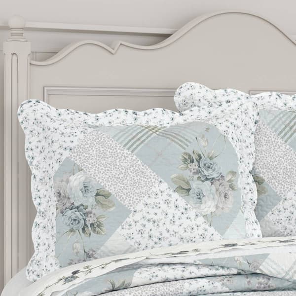Royal Court Bungalow Spa 3pc. Reversible Quilt Set