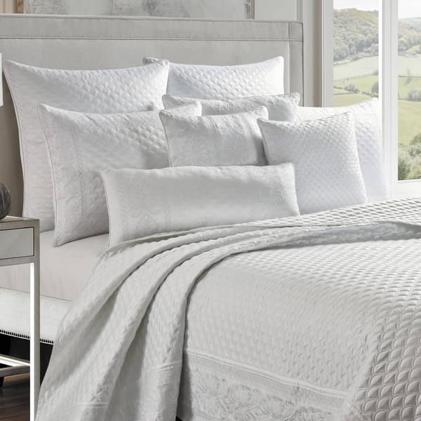 J. Queen New York Lyndon Quilt