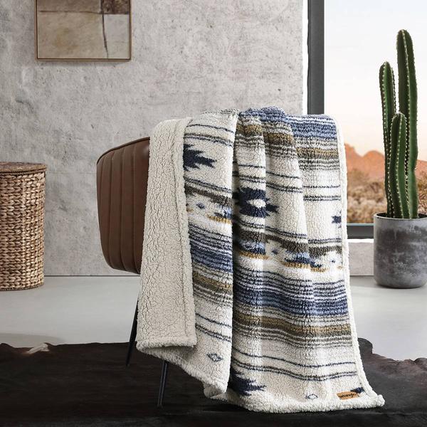 Wrangler Coytoe Sands Sherpa Throw