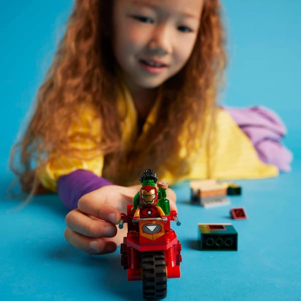 LEGO&#174; Marvel Iron Man with Bike & The Hulk