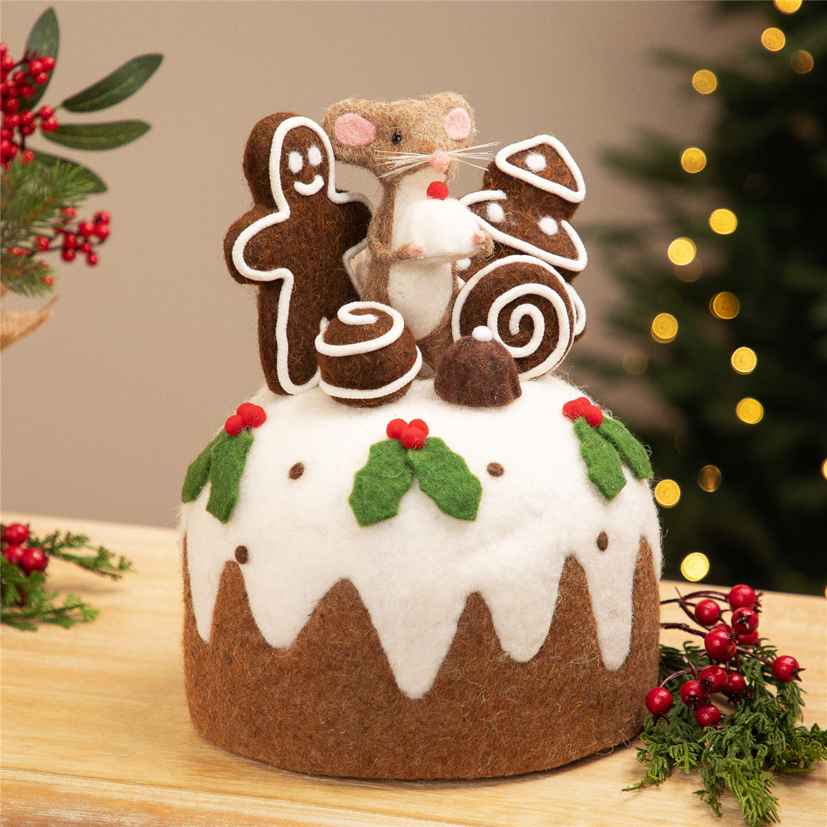Northlight Mouse & Gingerbread Man Cake Christmas Decoration