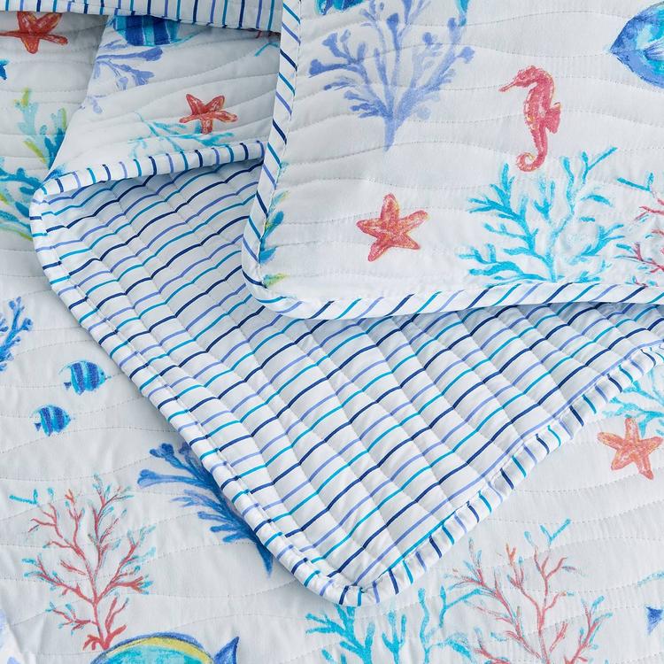 FreshFolds Ryanne 3pc. Reversible Coral & Fish Quilt Set