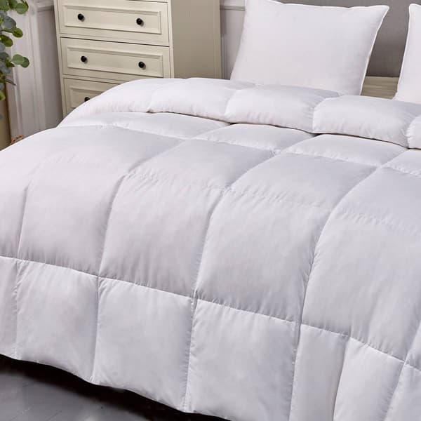 Kathy Ireland Essentials Microfiber Comforter