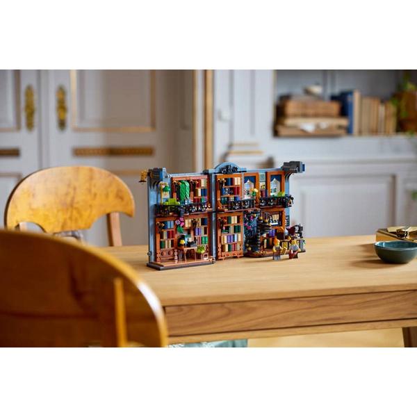LEGO® Icons Bookstore: Book Nook