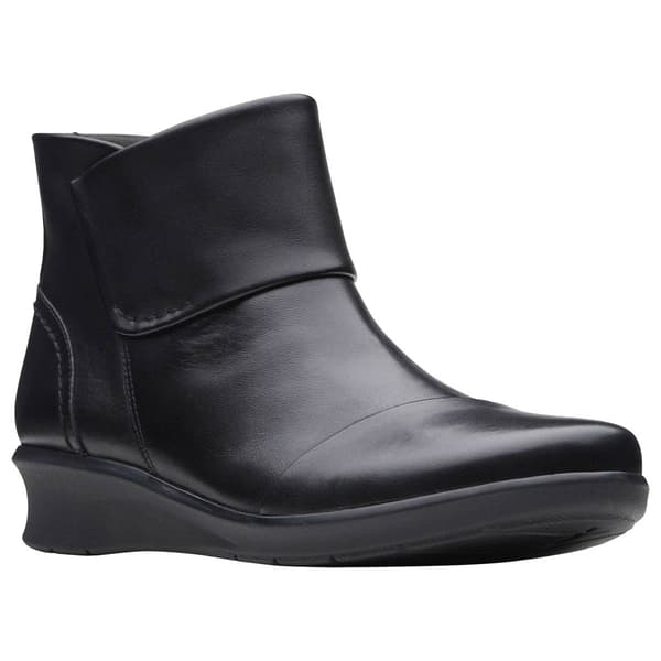 Womens Clarks(R) Hope Track Ankle Boots