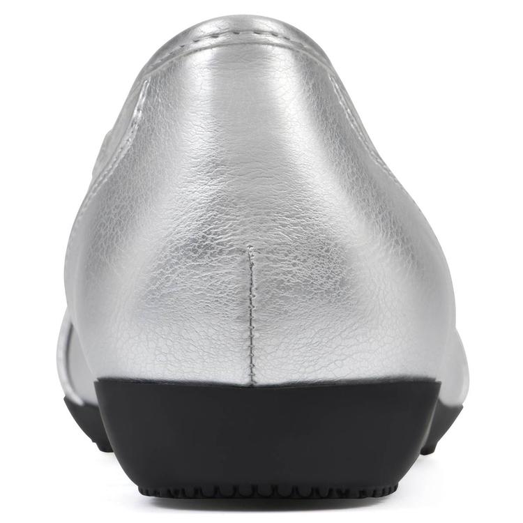 Womens Cliffs by White Mountain Calming Flats