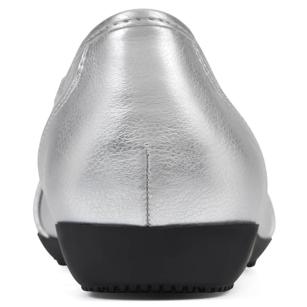 Womens Cliffs by White Mountain Calming Flats
