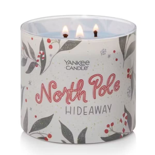 Yankee Candle&#40;R&#41; 14.5oz 3-Wick North Pole Hideaway Candle
