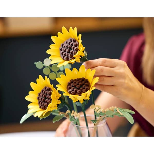LEGO® Botanicals Sunflower Bouquet