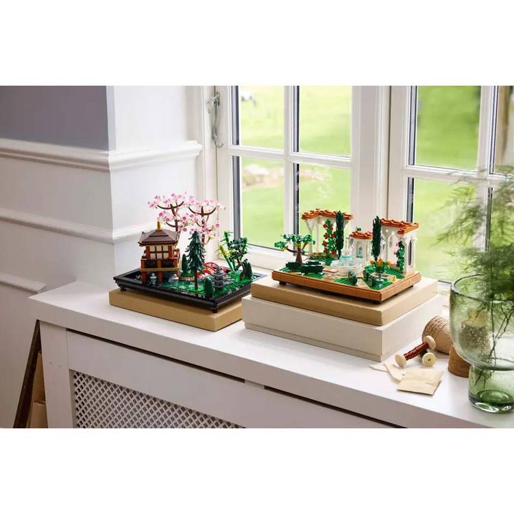 LEGO® Icons Fountain Garden Building Kit