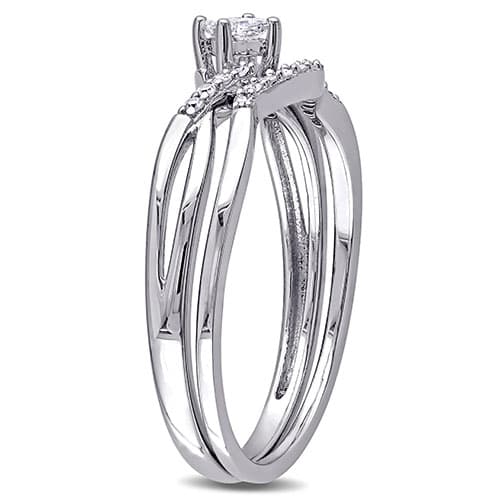 Loveblooms™ Princess & Round Diamond Bridal Ring Set