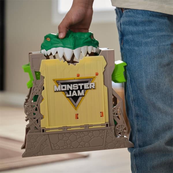 Spin Master Monster Jam Dragon Dungeon of Doom