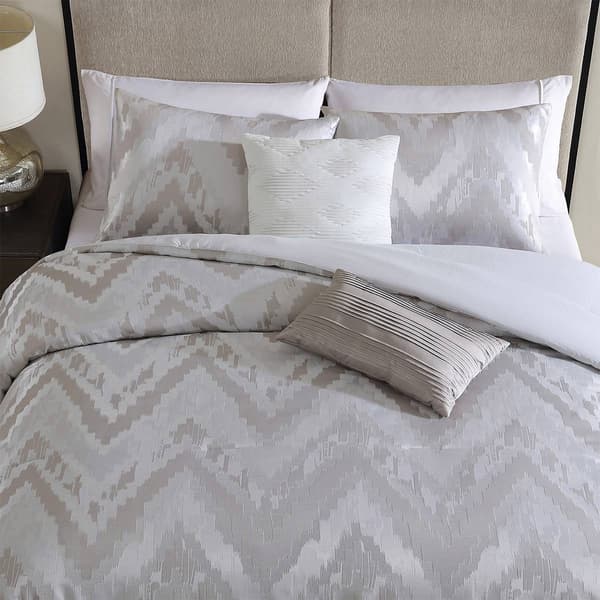 Tahari Home Lilliana 5pc. Light Grey Zigzag Comforter Set