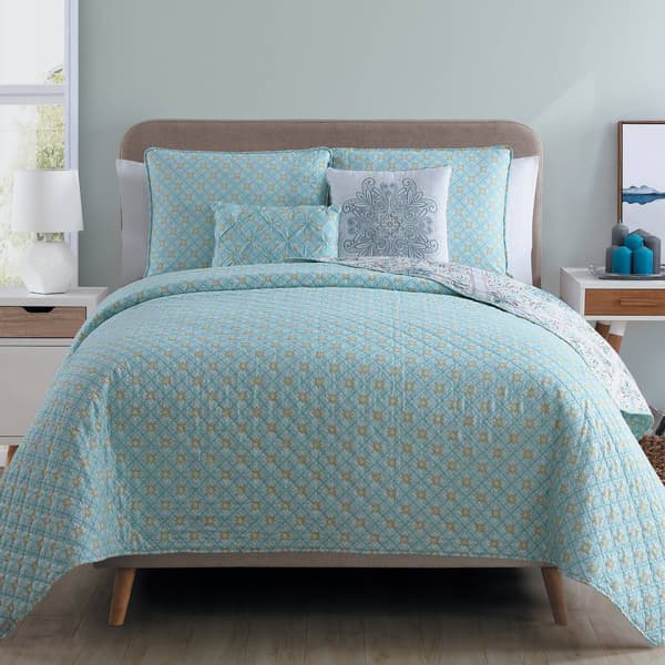 VCNY Home Windsor Reversible Medallion Aqua Quilt Set