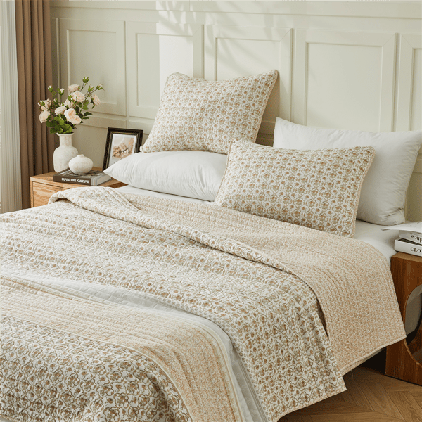 Patina Vie Maison Vintage Floral Loretta Rosey Lace Quilt Set
