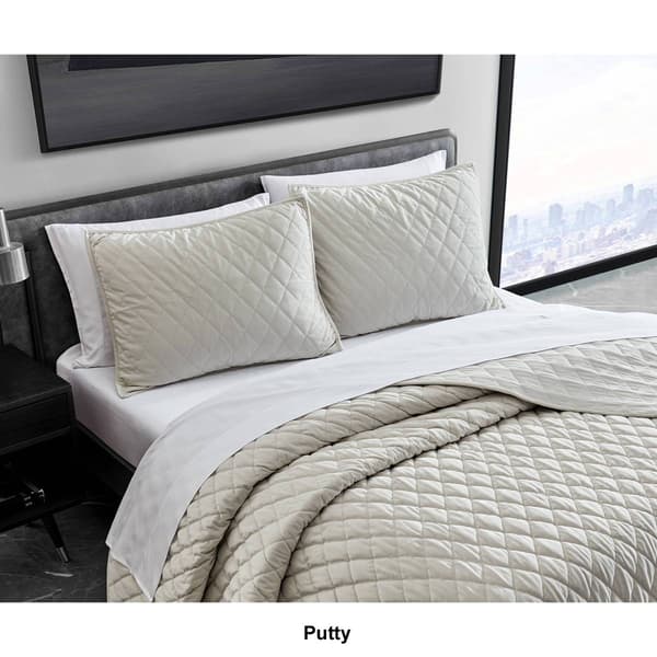 Vera Wang Diamond Velvet Quilt Set
