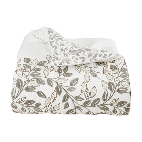 Royal Court Laurel 3pc. Full/Queen Reversible Comforter Set