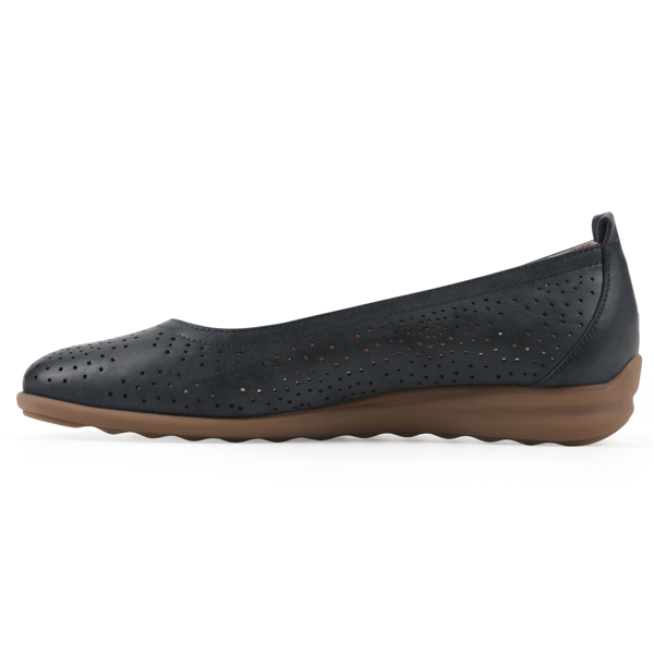 Womens Cliffs by White Mountain Cortney Ballet Flats