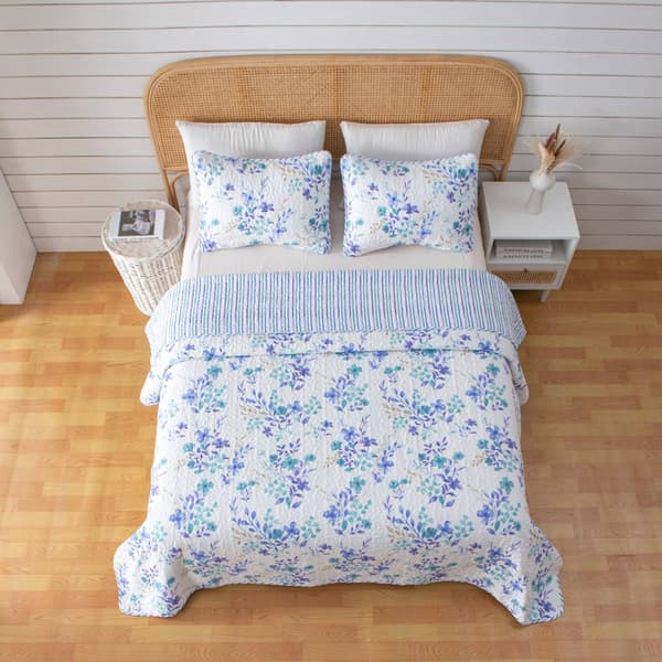 FreshFolds April Morning Floral Microfiber Reversible Quilt Set