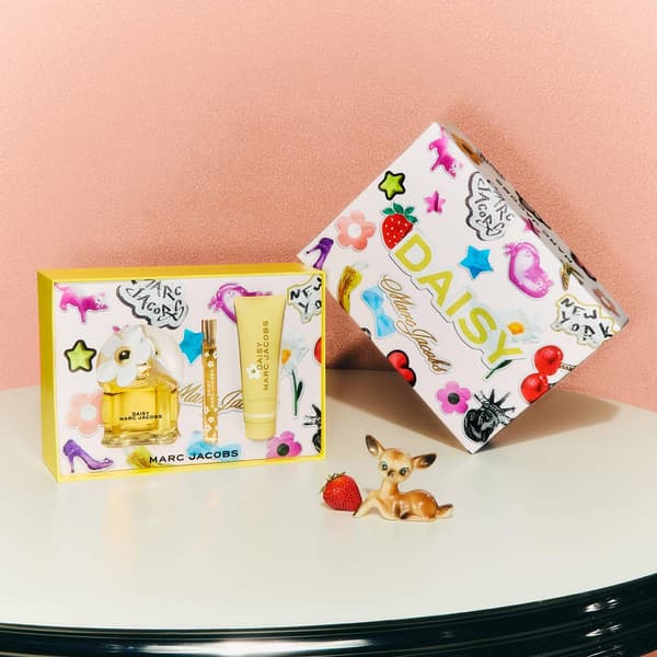 Marc Jacobs Daisy Eau de Toilette For Women & Body Lotion Set