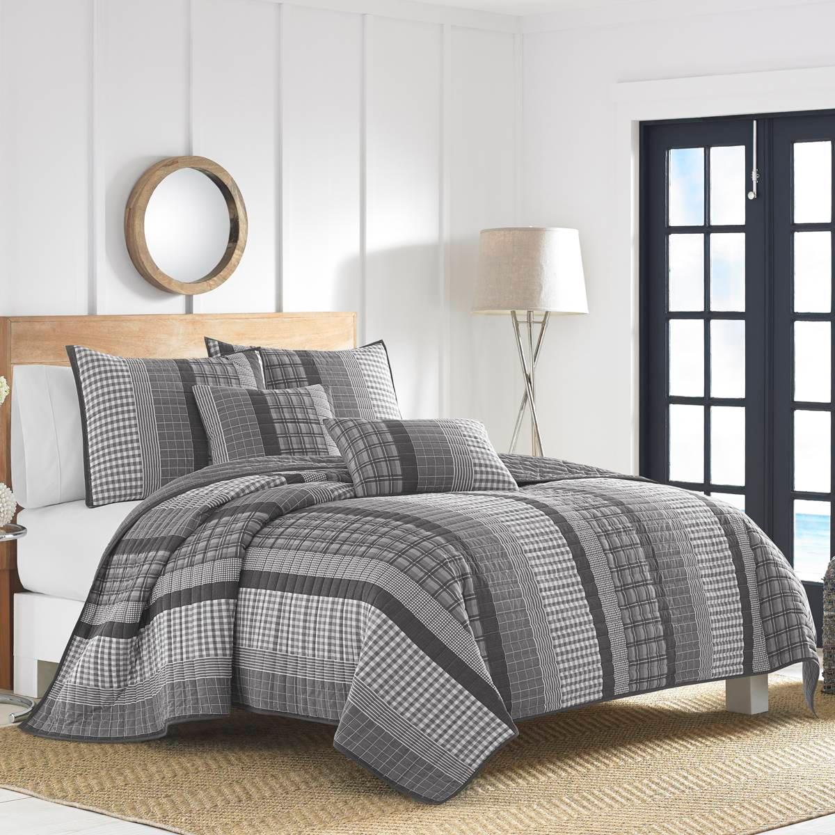 Nautica Gulf Shores 136 Thread Count Reversible Quilt Set