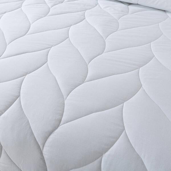 Waverly White Down Comforter