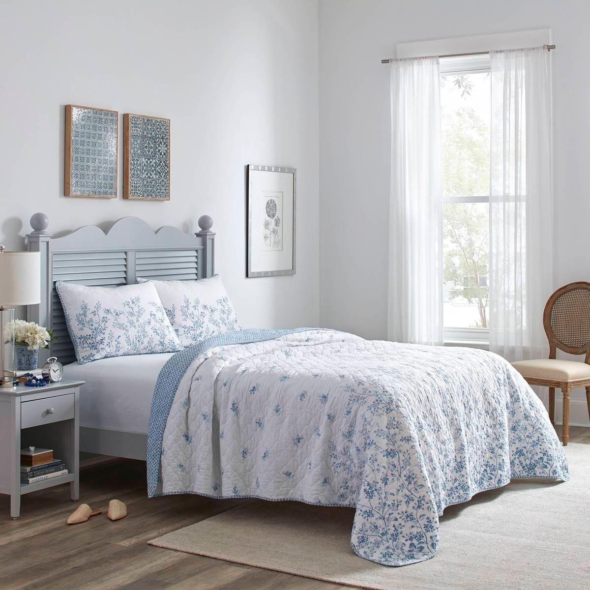 Laura Ashley® Flora 136 Thread Count Reversible Quilt Set