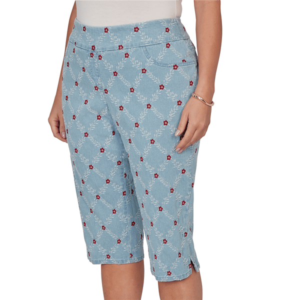 Plus Size Ruby Rd. French Riviera Pull On Floral Denim Capris