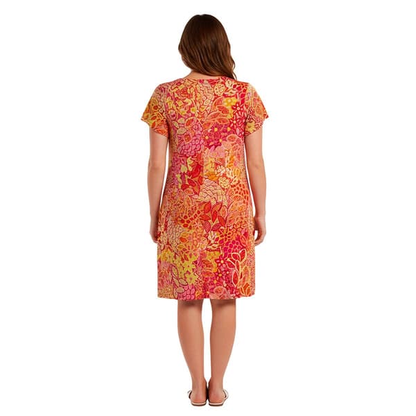Plus Size MSK Short Sleeve Leaf Three Ring Shift Dress
