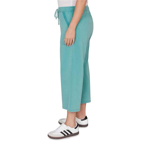 Plus Size Ruby Rd. Renaissance Romance Drawstring Capris