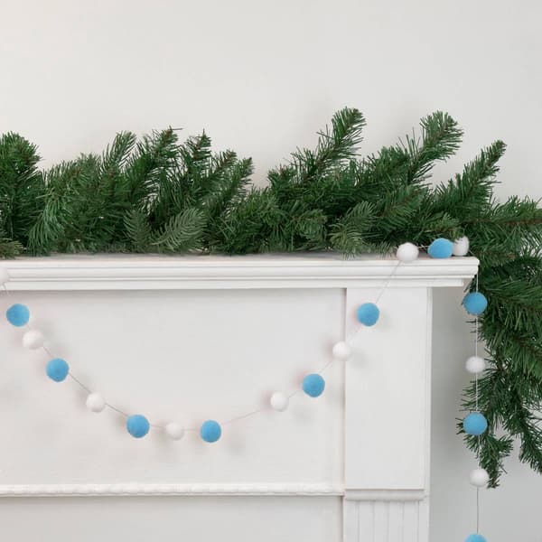 Northlight Seasonal 9ft. Blue & White Plush Snowball Garland