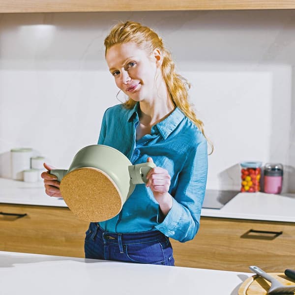 BergHOFF Leo Balance 7in. Magnetic Cork Trivet