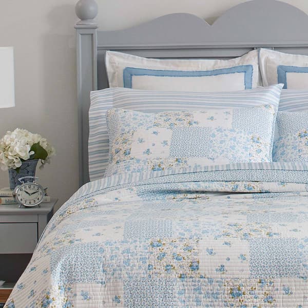 Laura Ashley&#174; Kenna 136 Thread Count Reversible Quilt Set