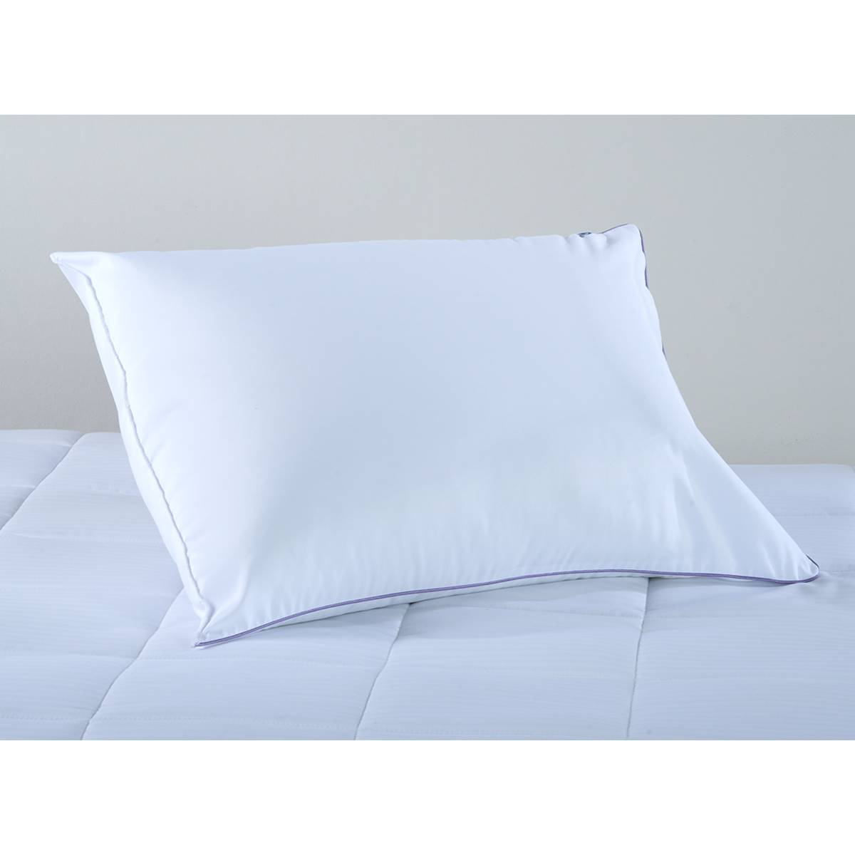 Sealy(R) Microfiber Firm Density Bed Pillow
