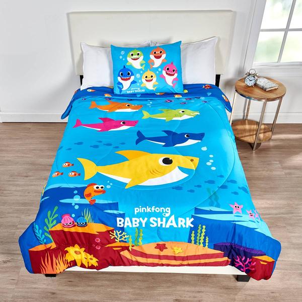 Nickelodeon(tm) Baby Shark & Shark Family Reversible Comforter Set alternate view