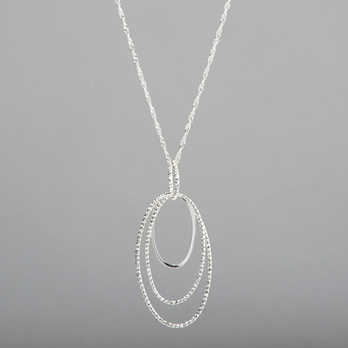 Design Collection Silver Plated 3 Oval Pendant Necklace